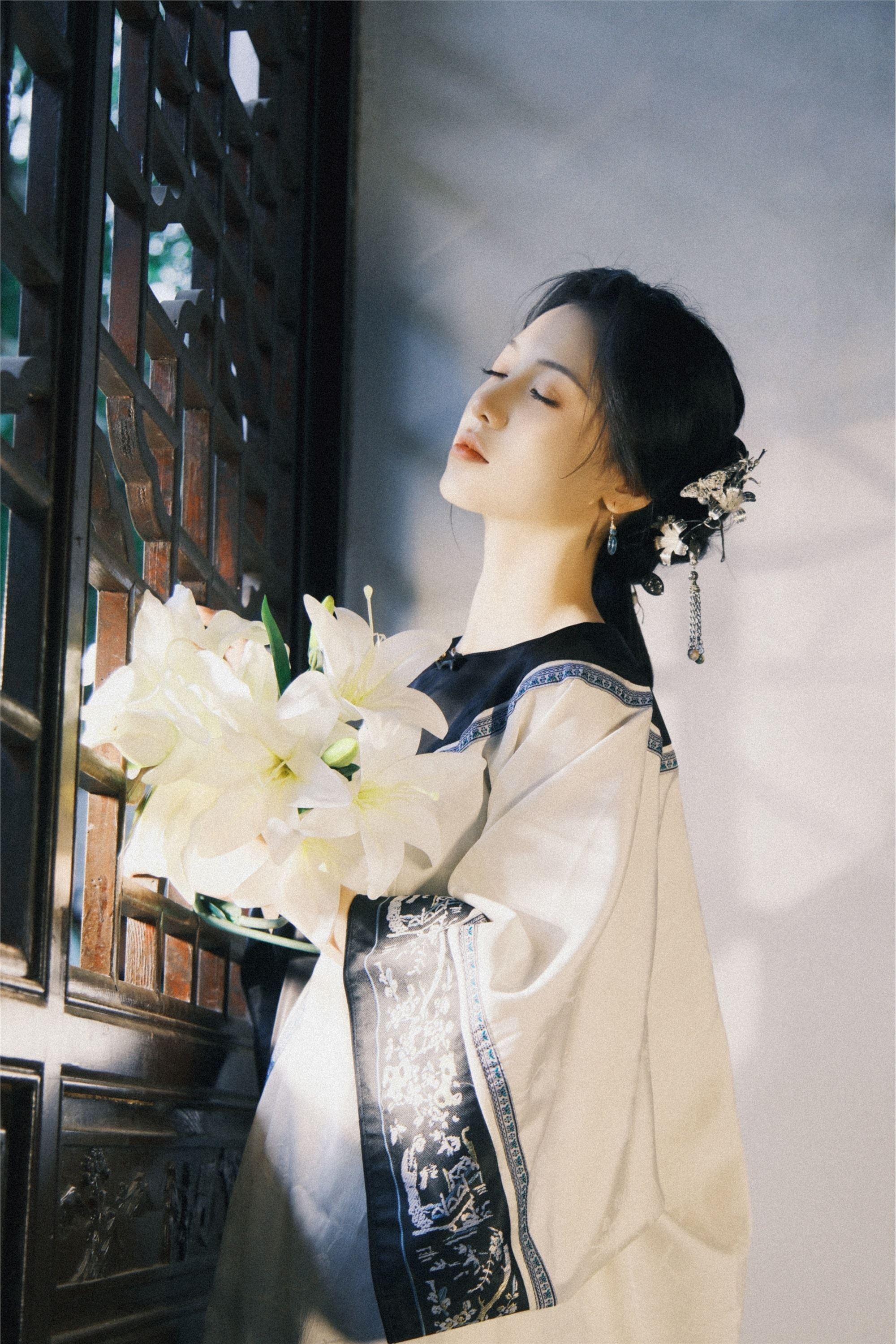 YITUYU艺图语 2025.01.12 锁清秋 珠珠